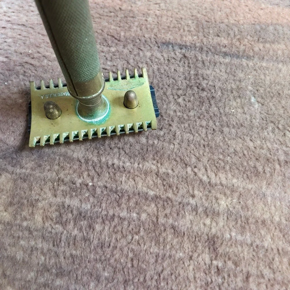 Gillette Safety Razor Mens OS Gold Good Open Comb Brass Made in USA Vintage